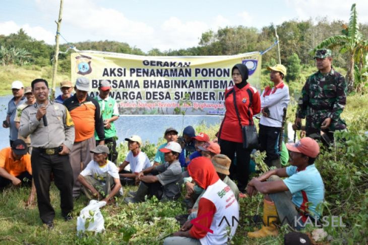 Desa Sumber Mulya tanam 15.000 pohon