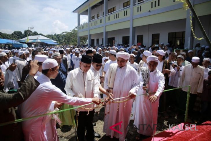 Bupati Kotabaru Resmikan Pondok Pesantren Nurul Rabi