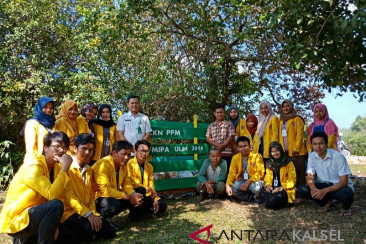 Mahasiswa ULM Bangun TPS di Desa Tabanio