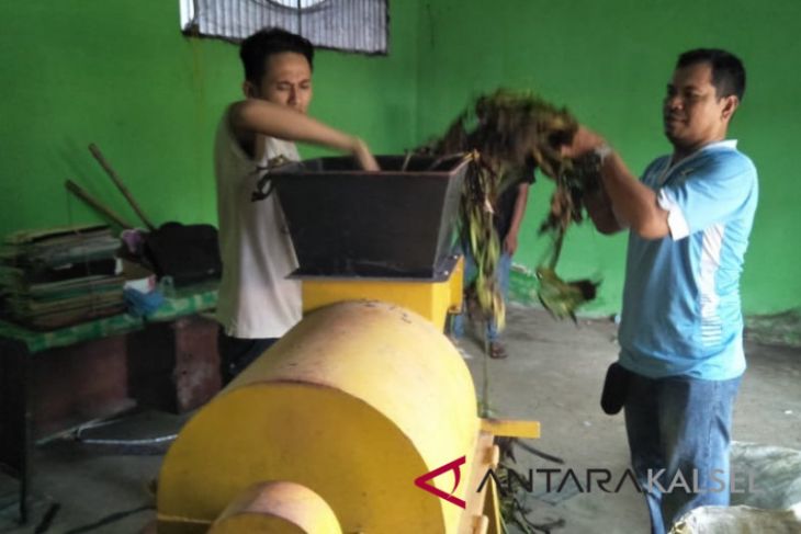 Mahasiswa dari HST olah sampah enceng gondok menjadi berkah