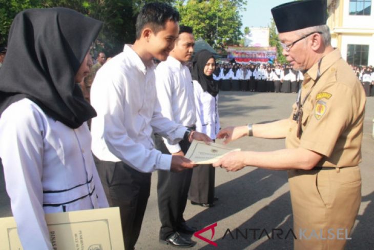Sebanyak 438 Guru Kontrak Terima SK Bupati HST