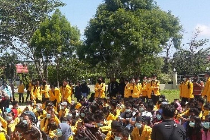 Mahasiswa anarkis di DPRD Kalsel minta maaf
