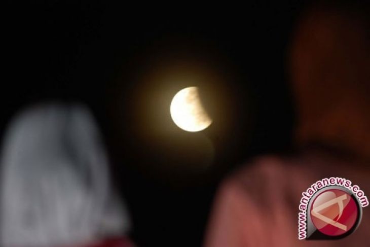 Fenomena supermoon picu banjir rob?
