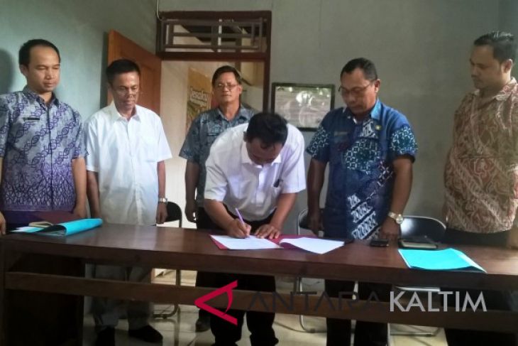 Tenaga Teknis Gerbangmas Mahulu Tanda Tangani Kontrak