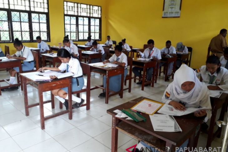 Pemkab Teluk Wondama Tambah Armada Bus Sekolah