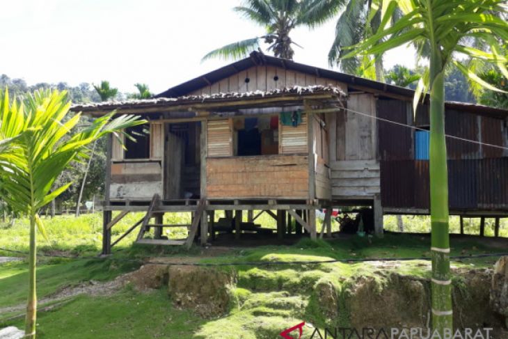 Warga Nikiwar, Wondama butuh rumah layak huni