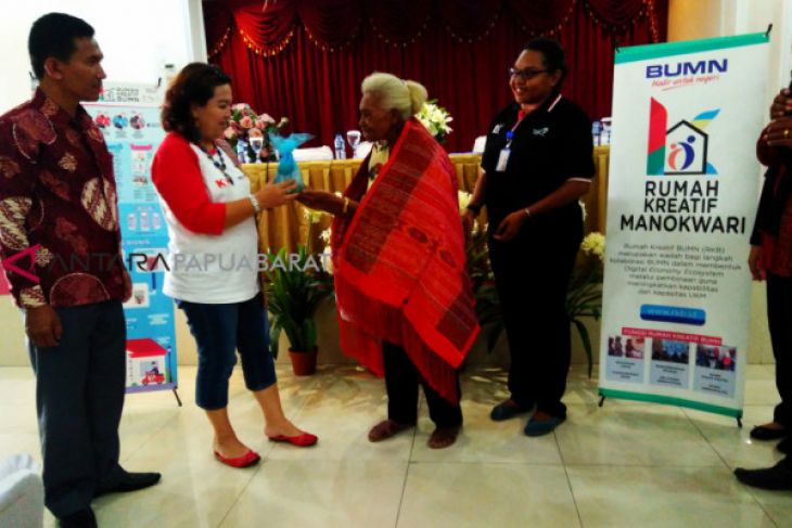 Mama Kerewai berbagi pengalaman kepada peserta SMN Sumatera Utara