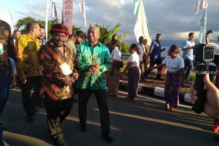 Papua Barat dukung moratorium sawit dan tambang