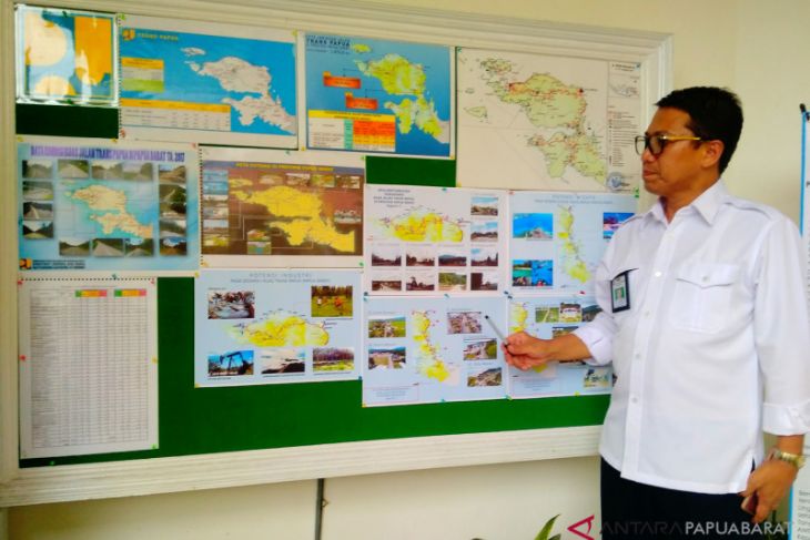 64 persen jalan trans Papua Barat teraspal 2018