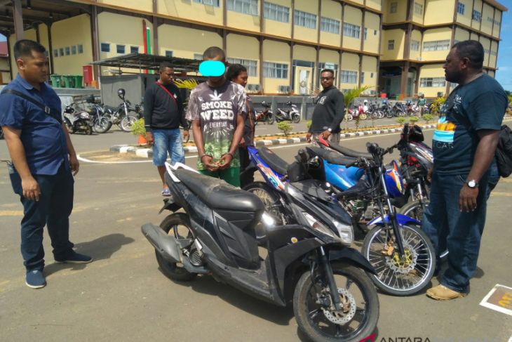 Polda Papua Barat ungkap perdagangan motor curian antara pulau