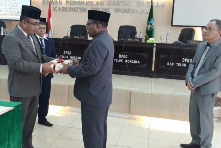 Pemkab Wondama sambut baik Raperda perlindungan usaha orang Papua