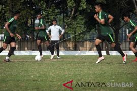 Timnas U-22 mantapkan skema bertahan