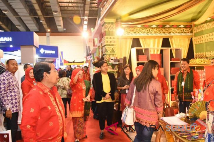 Deliserdang promosikan tenun ulos sutra di inacraft