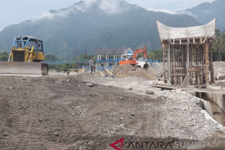 Bendungan Sitakkurak tak kunjung selesai, petani terancam kelaparan