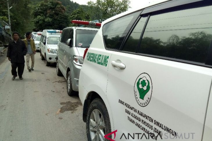 Puluhan ambulans disiagakan di posko kapal tenggelam