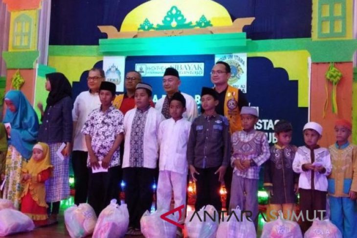 Hotel Internasional Sibayak menyantuni anak yatim