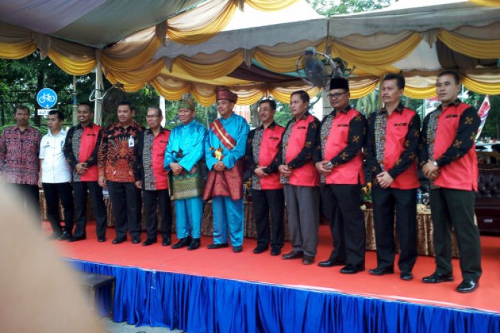 Warga sambut pawai carnaval budaya Tebing Tinggi