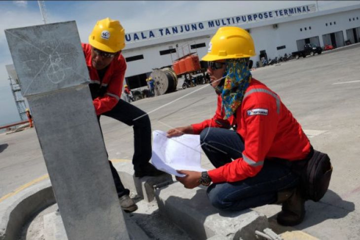 Pelabuhan kuala tanjung segera dioperasikan