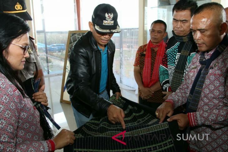 Ruang pamer IKM Simalungun diresmikan