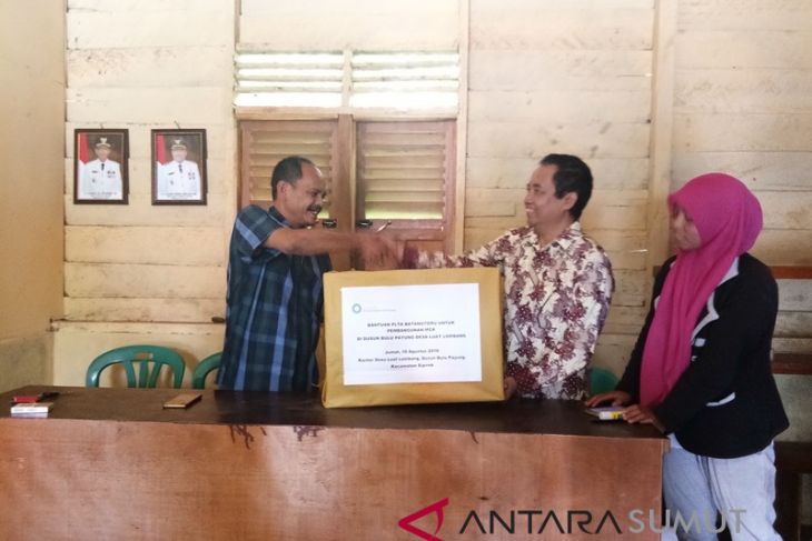 PT.NSHE bantu bangunan MCK masyarakat