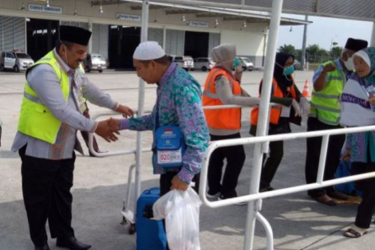 Seluruh 185 Haji Tapsel tiba di tanah air