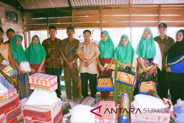 Pemkot beri bantuan kebakaran pasar baru