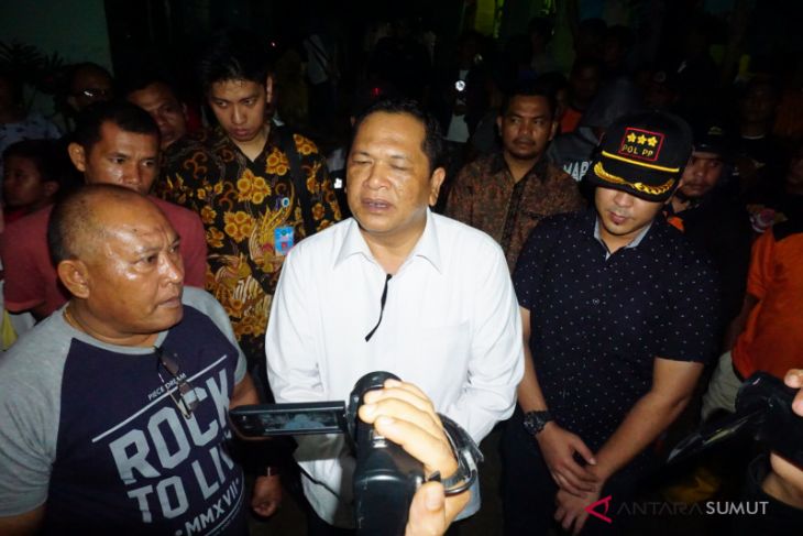 Walikota tinjau rumah tertimpa tanah longsor