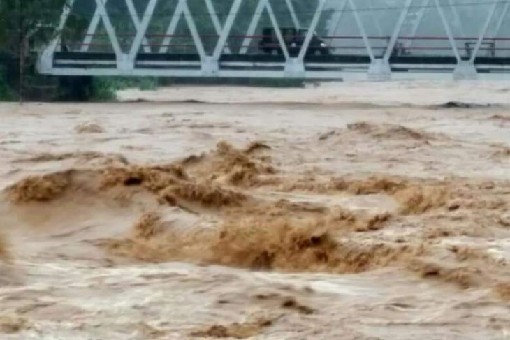 Sungai Batang Natal meluap