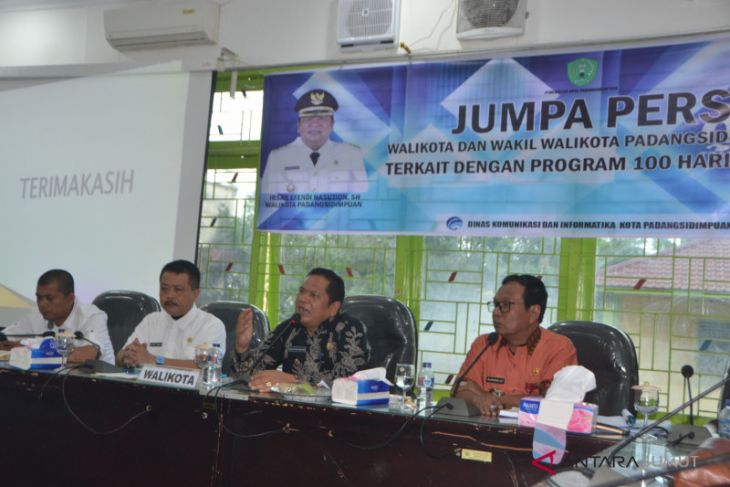 Irsan jelaskan program 100 hari kerja depan wartawan