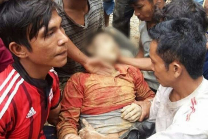 Seorang warga tertimbun longsor di Muara Sipongi