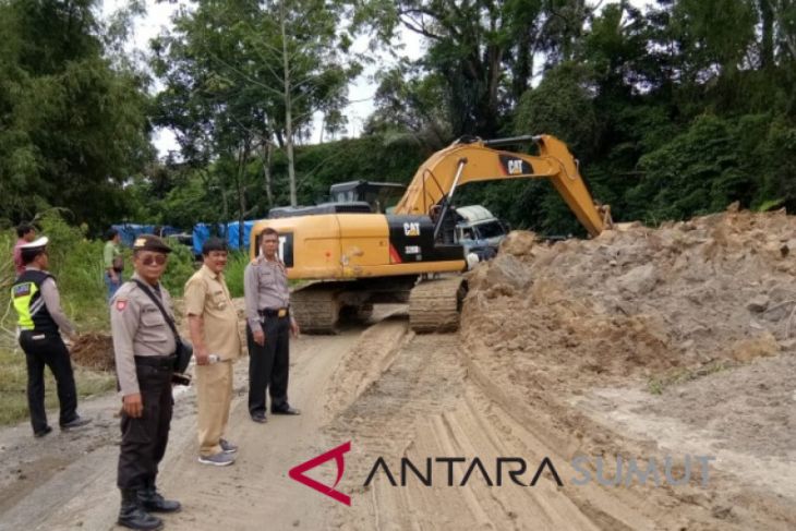 Jalan Parapat normal kembali