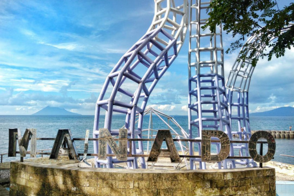 Pemkot Manado Tata Lokasi Wisata Pantai Malalayang