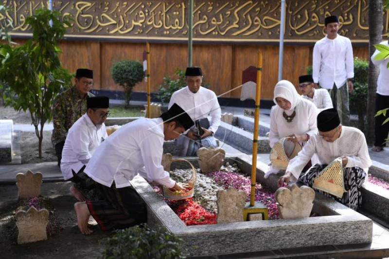 Presiden ziarah makam keluarga Gus Dur