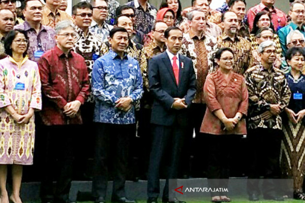 President Jokowi Briefs Indonesia Diplomats on Boosting Country's Economic Diplomacy