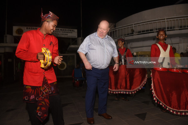 Pelindo III - Liverpool To Cooperative To Build Tourist Boat Port
