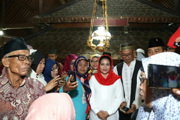 Di Tuban, Puti Guntur Ziarah ke Makam Syech Maulana Ibrohim Asmoro Qondi