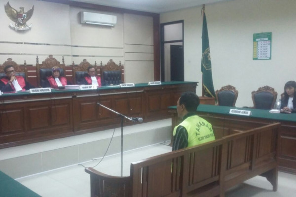 Mantan Lurah Bubutan Dituntut Tiga Tahun Penjara