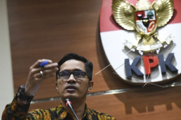 Bupati Tulungagung-Wali Kota Blitar Diimbau Serahkan Diri