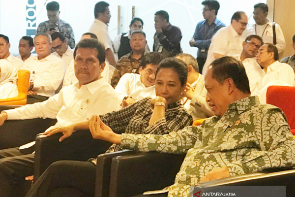Menteri Rini Cerewet agar BUMN Perbaiki Layanan