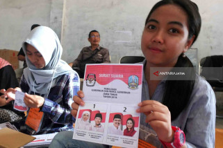 Tim Khofifah-Emil Siapkan Laporan ke DKPP