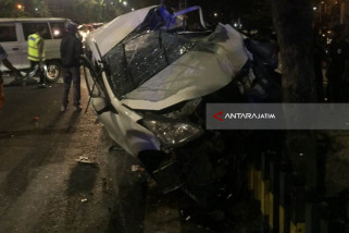 Kereta Api Tabrak