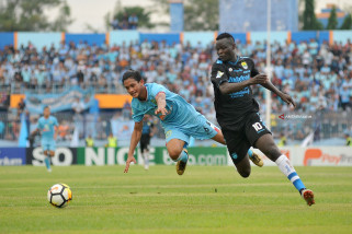 Persela Lamongan Bermain Imbang Lawan Persib 1-1