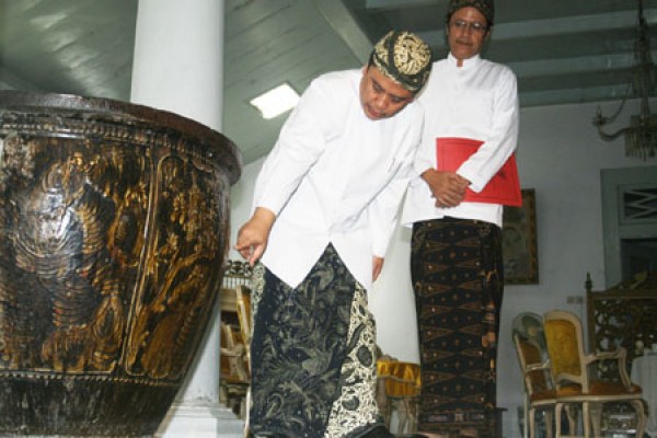 Sultan harapkan calon gubernur Jabar kampanye positif