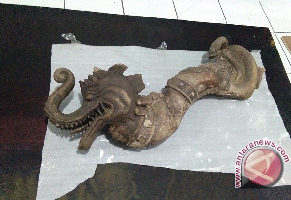 Artefak Arca Gegajahan Diserahkan ke Museum Sri Baduga