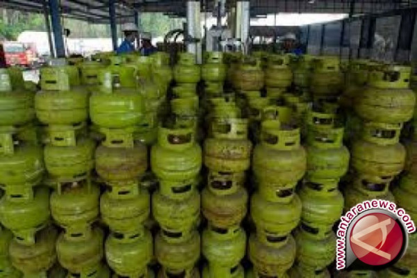 Persediaan gas 3 kg di Bandung aman