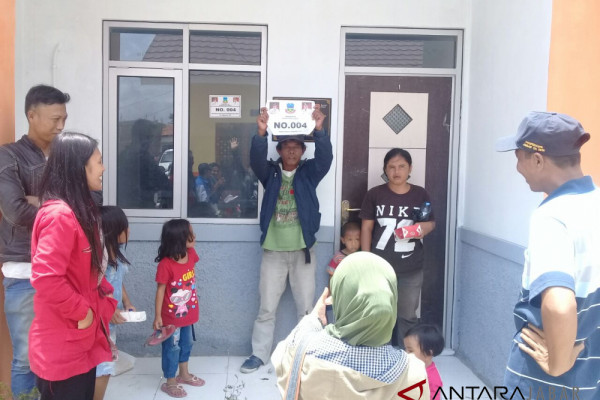 Korban banjir tempati rumah bantuan rumah zakat