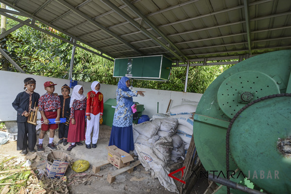 Pengolahan sampah Legok Nangka tahap lelang