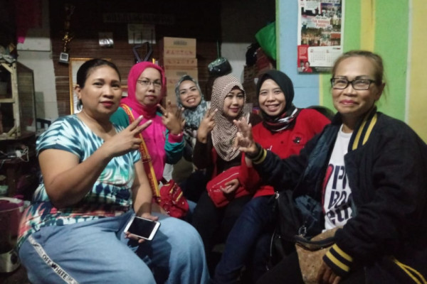 Ineu Purwadewi kunjungi warga korban kebakaran Kota Bandung