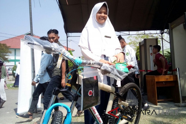 Muhammad Hisbullah tolak sepeda dari Presiden