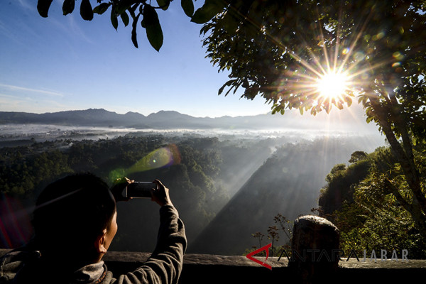 Cuaca Bandung pada Selasa berawan